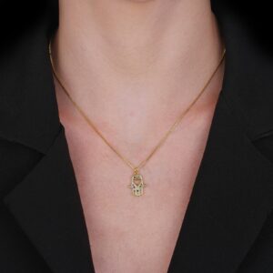 Colar Mão de Fátima Cravejado de Zircônia Coloridas com Coração Banhado a Ouro 24k